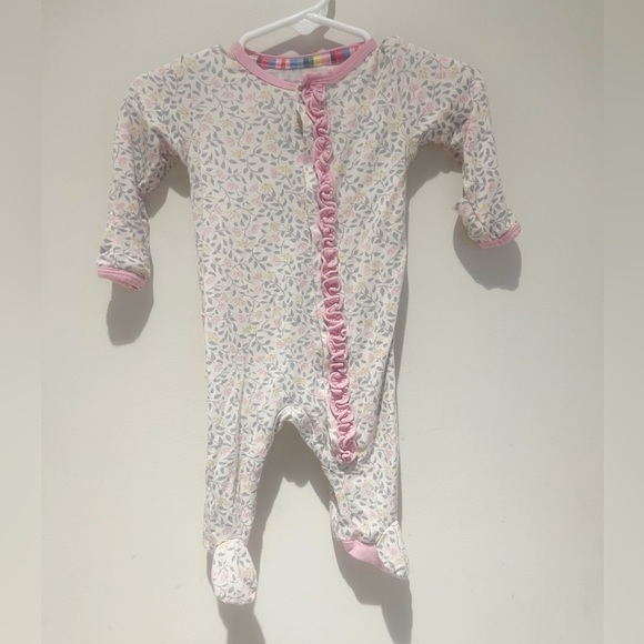 MAGNETIC ME AMELIA MODAL MAGNETIC FOOTIE WITH RUFFLE - Picture 4 of 7